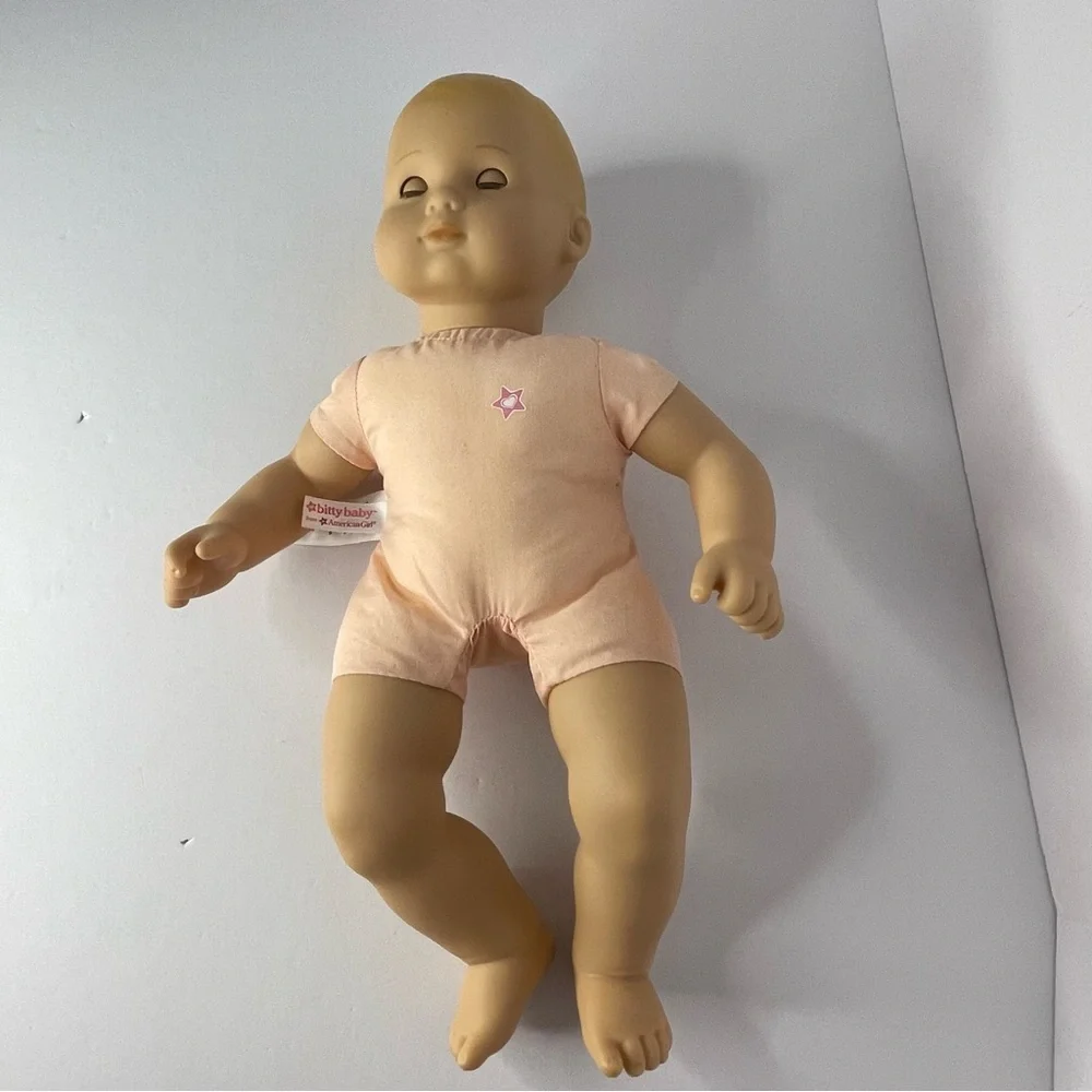 American Girl Bitty Baby Doll Sleepy Blue Eyes Blonde Bald Head With Outfit 15” - Picture 9 of 16